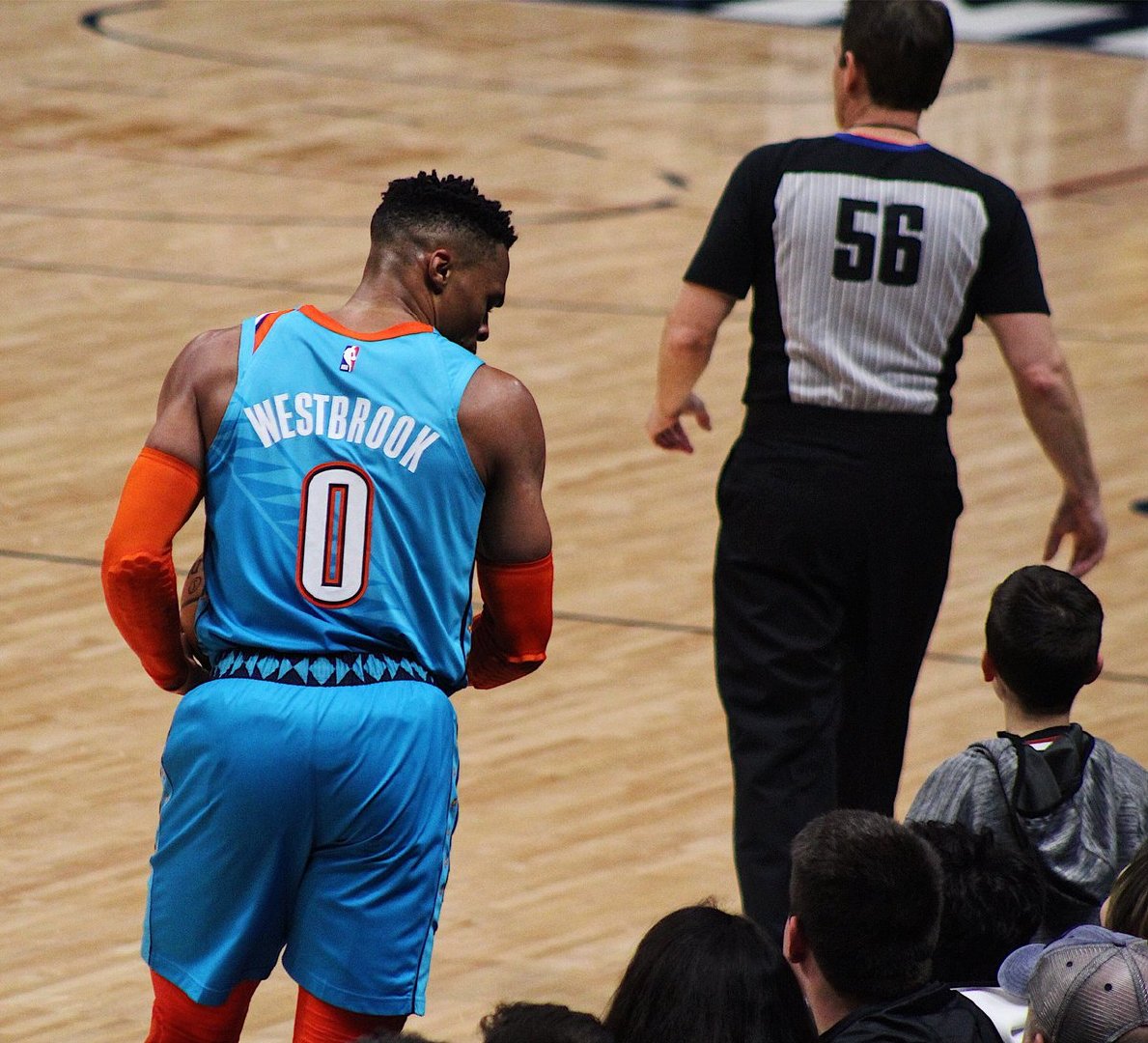 钟压制对手 钟压制对手